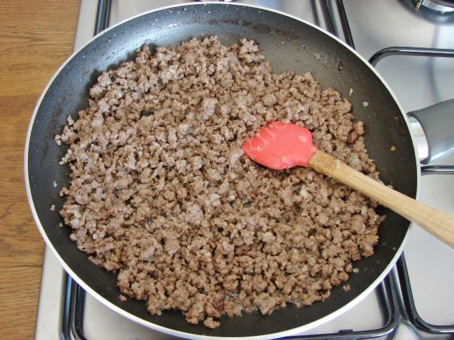 Kıymalı Muska Böreği - Yapılışı (3/20) 