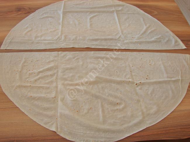 Patlıcanlı Börek - Yapılışı (12/24) 