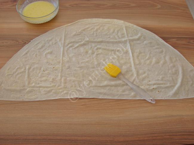 Patlıcanlı Börek - Yapılışı (13/24) 