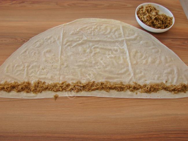 Patlıcanlı Börek - Yapılışı (14/24) 