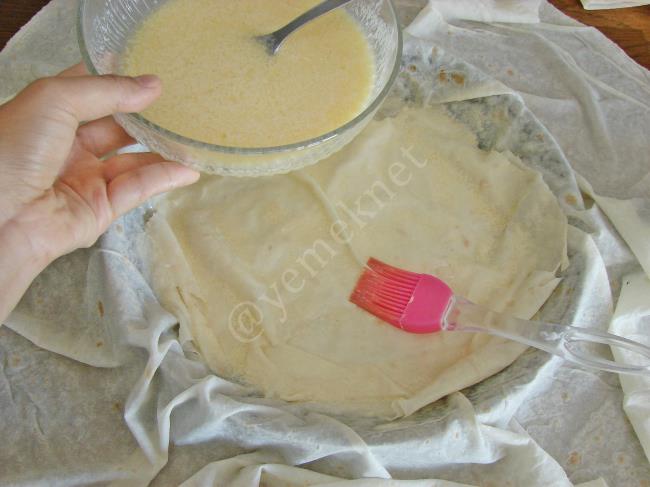 Tava Böreği - Yapılışı (7/16) 