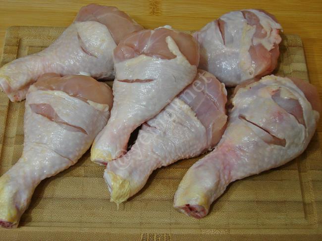 Çiğ, Donmuş ya da Pişmiş Olması Hiç Farketmez, Bozulan Tavuk Etini Buraya Bakıp Hemen Anlayabilirsiniz : Bozulan Tavuk Eti Nasıl Anlaşılır?