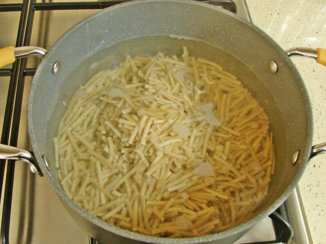 Erişteli Nohutlu Salata - Yapılışı (2/12) 