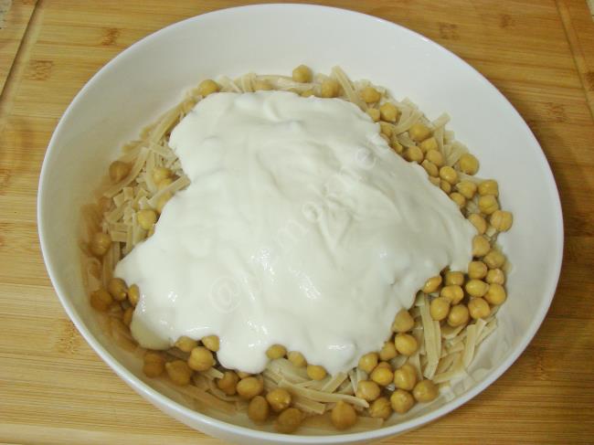 Erişteli Nohutlu Salata - Yapılışı (6/12) 