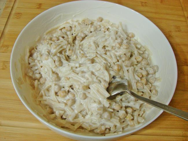 Erişteli Nohutlu Salata - Yapılışı (7/12) 