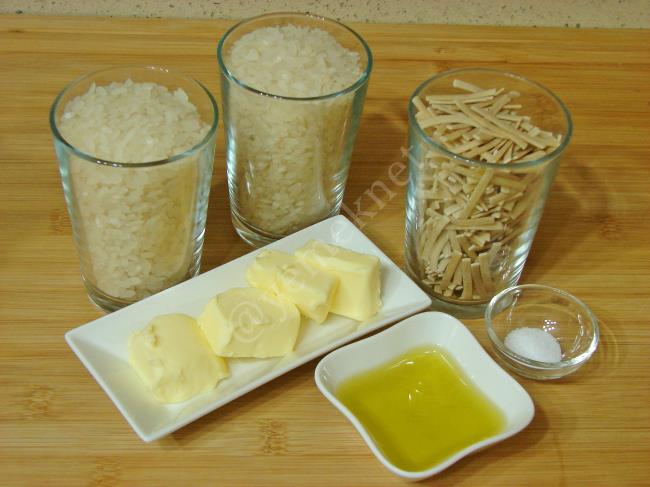 Erişteli Pirinç Pilavı - Yapılışı (1/12) 