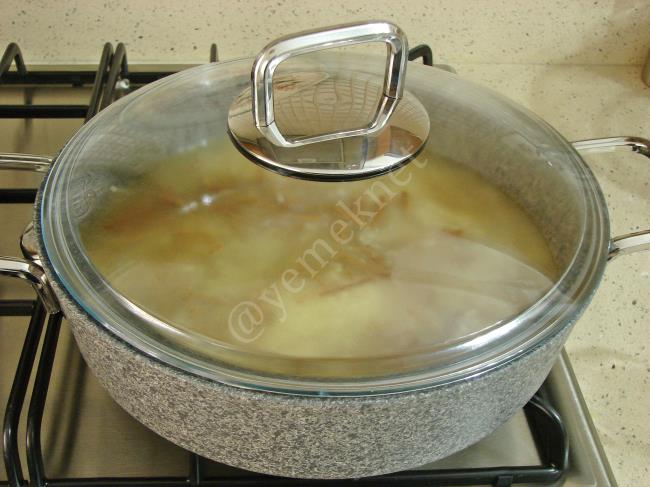 Erişteli Pirinç Pilavı - Yapılışı (7/12) 