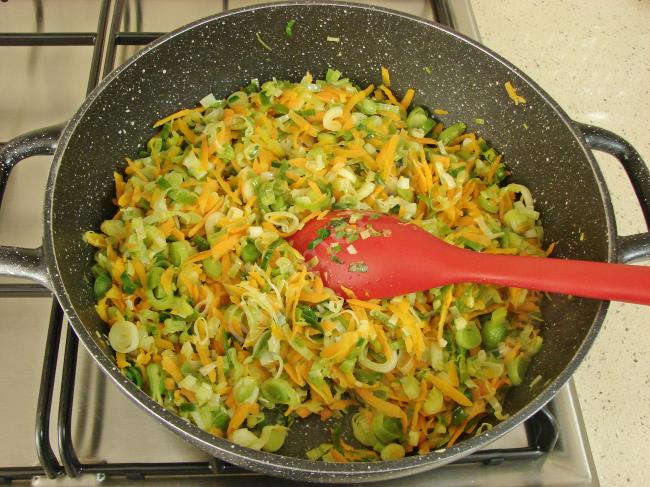 Fırında Pırasa Mücveri - Yapılışı (4/12) 