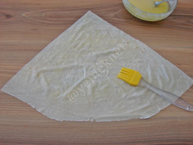 Patatesli Gül Böreği - Yapılışı (11/20) 