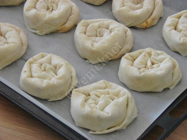 Patatesli Gül Böreği - Yapılışı (15/20) 