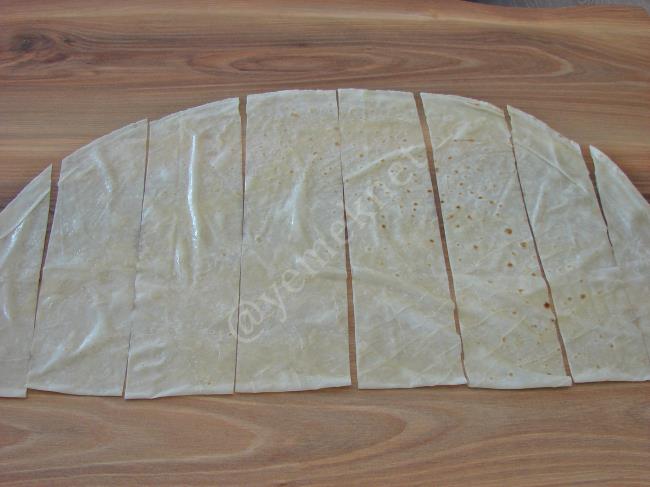 Patatesli Muska Böreği - Yapılışı (11/20) 