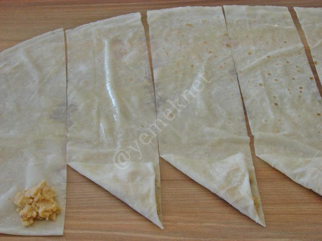 Patatesli Muska Böreği - Yapılışı (13/20) 