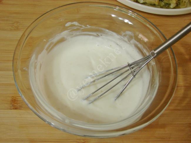 Pırasa Borani - Yapılışı (7/12) 