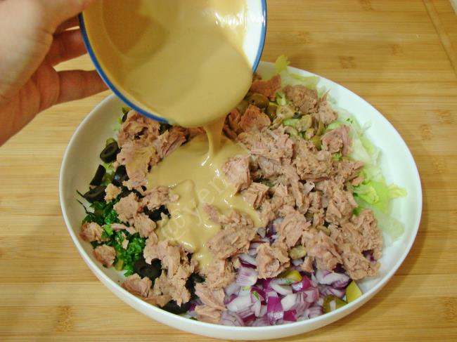 Ton Balığı Salatası - Yapılışı (8/12) 