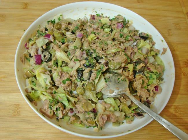 Ton Balığı Salatası - Yapılışı (9/12) 