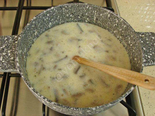 Kremasız Mantar Çorbası - Yapılışı (9/12) 