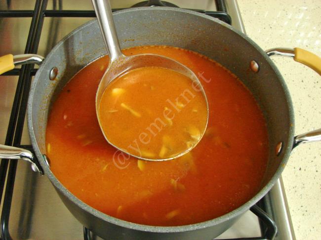 Mantarlı Domates Çorbası - Yapılışı (10/12) 