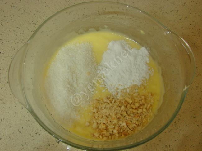 Hindistan Cevizli Pastane Kurabiyesi - Yapılışı (4/12) 