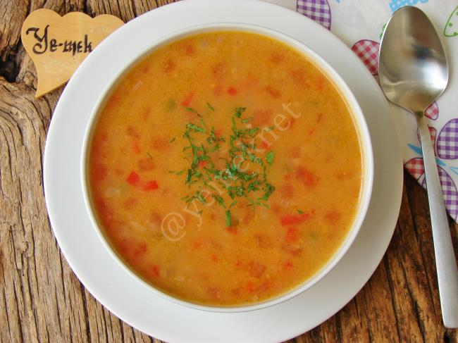 Tarhanayı Artık Hep Böyle Yapmak İsteyeceksiniz : Sebzeli Tarhana Çorbası