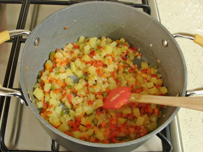 Sebzeli Tarhana Çorbası - Yapılışı (6/12) 