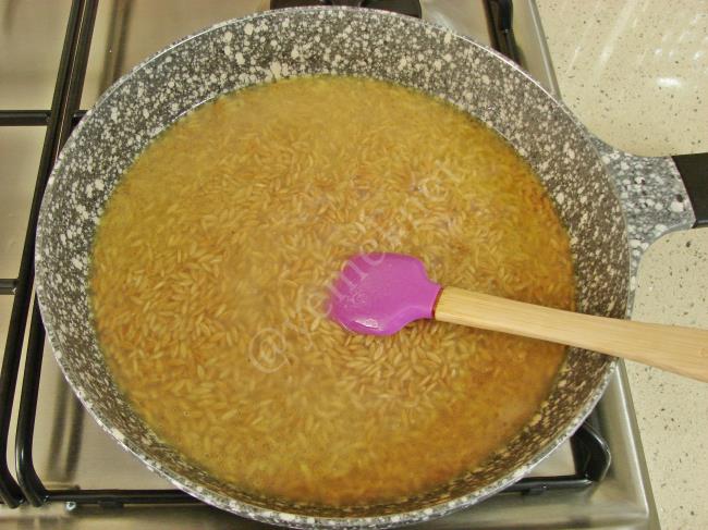 Şehriye Pilavı - Yapılışı (4/8) 