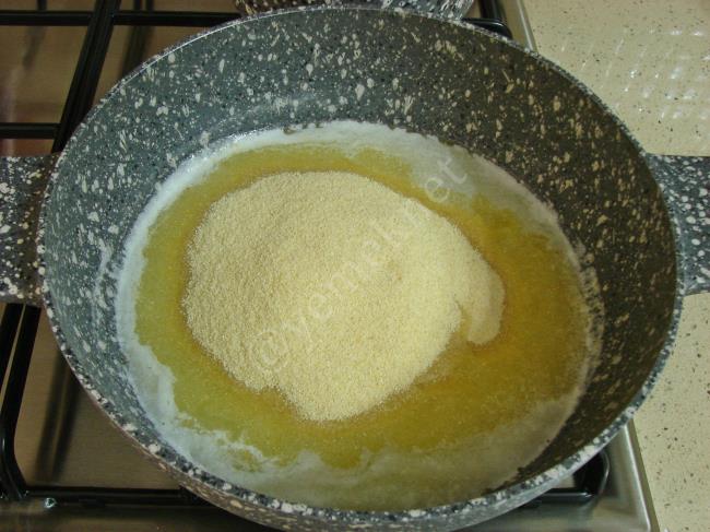 Şekersiz İrmik Helvası - Yapılışı (5/12) 