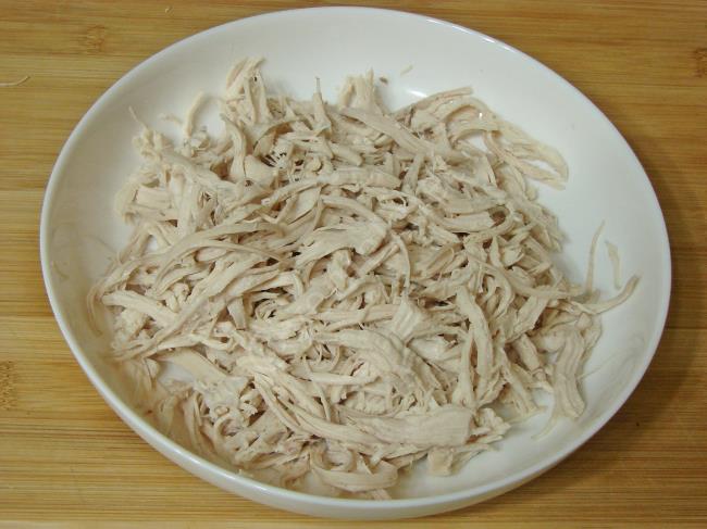 Tavuklu Şehriye Salatası - Yapılışı (9/16) 