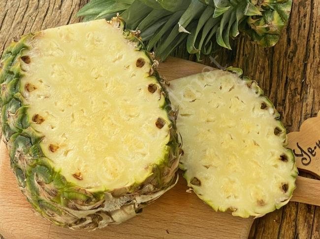 Bu Meyve Hem Yağları Yakıyor Hem de Vücudu Baştan Aşağı Yeniliyor : Ananasın Faydaları