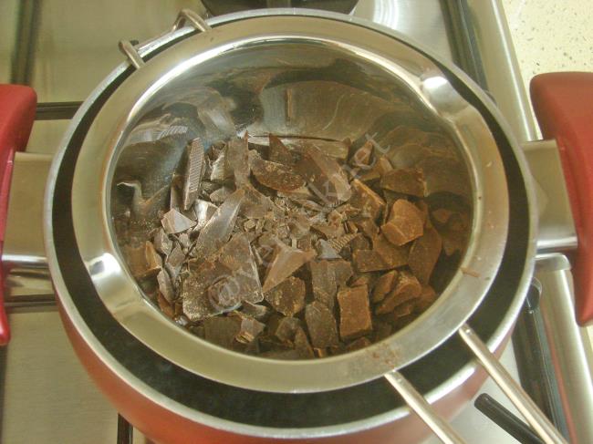 Çikolatalı Nişastalı Kurabiye - Yapılışı (11/16) 