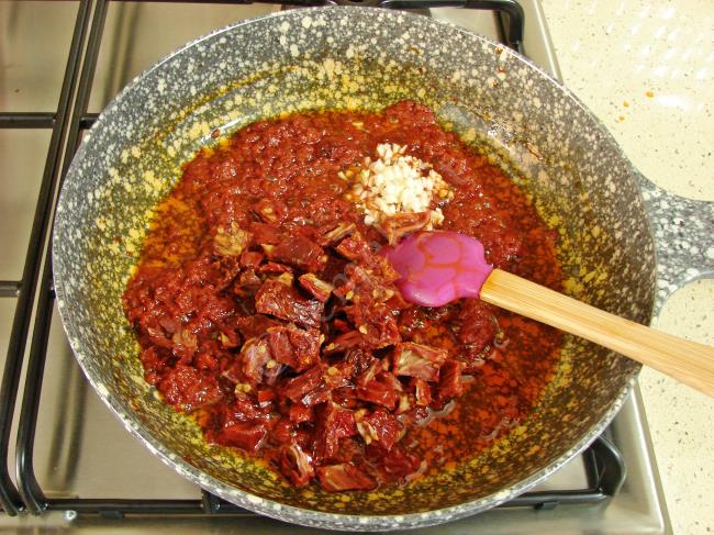 Kahvaltılık Zeytin Kavurması - Yapılışı (6/12) 