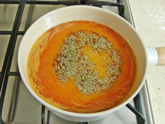 Kavrulmuş Tarhana Çorbası - Yapılışı (8/12) 