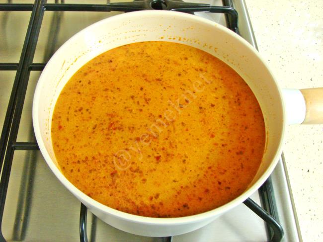 Kavrulmuş Tarhana Çorbası - Yapılışı (9/12) 