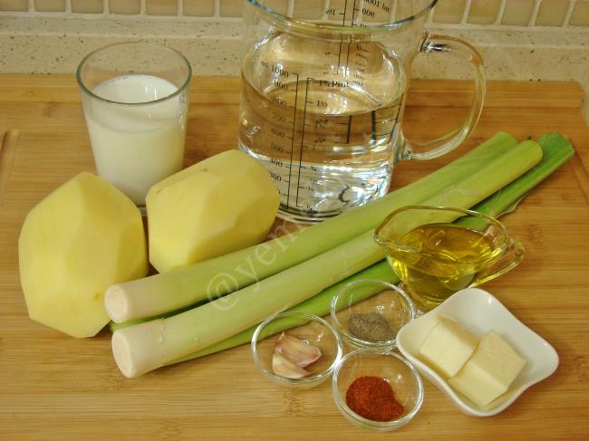 Pırasalı Patates Çorbası - Yapılışı (1/12) 