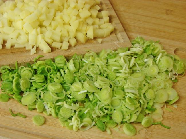 Pırasalı Patates Çorbası - Yapılışı (2/12) 
