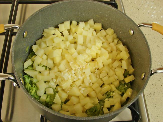 Pırasalı Patates Çorbası - Yapılışı (5/12) 