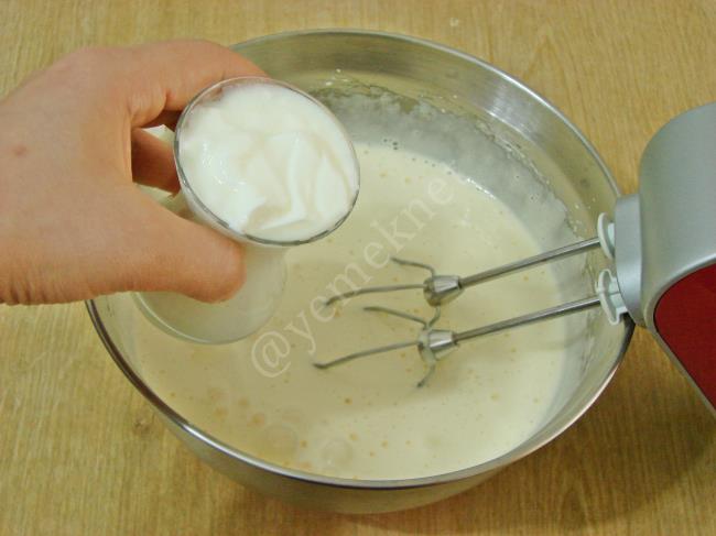 Yaban Mersinli Kek - Yapılışı (4/16) 