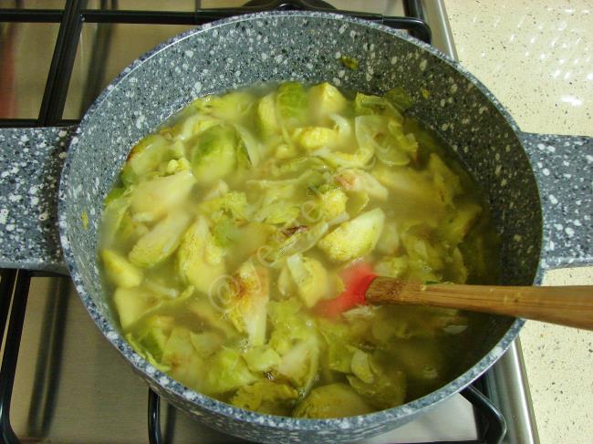 Brüksel Lahanası Çorbası - Yapılışı (6/12) 
