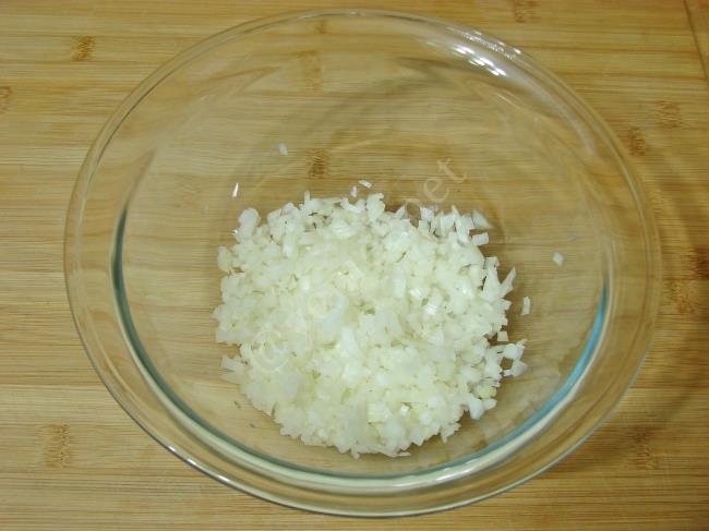 Yoğurmadan Çiğ Köfte - Yapılışı (5/12) 