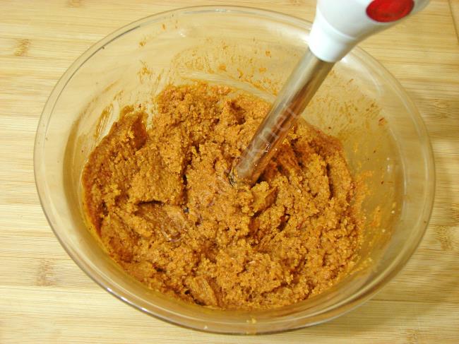 Yoğurmadan Çiğ Köfte - Yapılışı (8/12) 