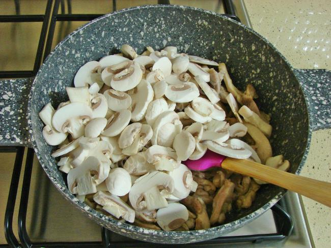 Mantarlı Köri Soslu Tavuk - Yapılışı (6/16) 