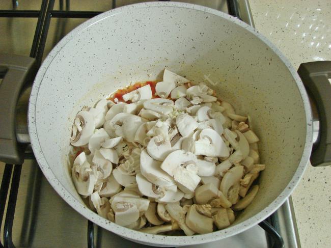 Mantarlı Tarhana Çorbası - Yapılışı (5/12) 