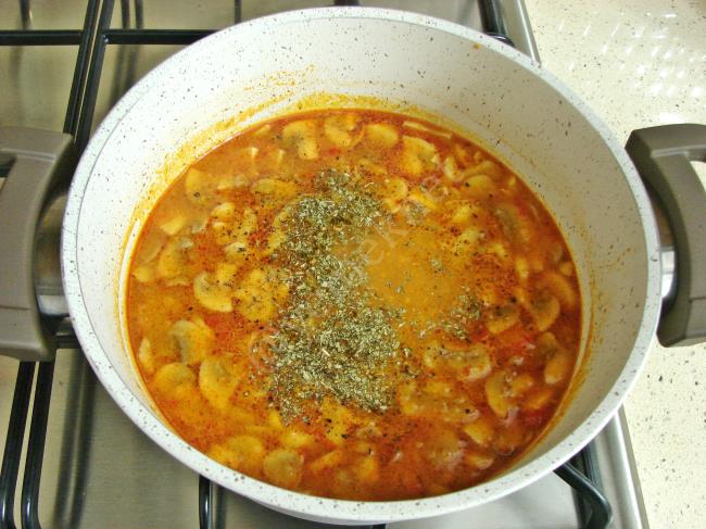 Mantarlı Tarhana Çorbası - Yapılışı (9/12) 