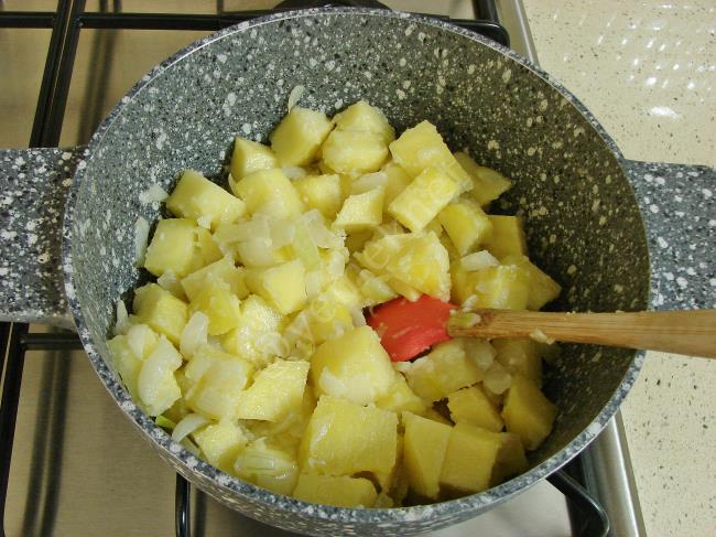 Mısırlı Patates Çorbası - Yapılışı (5/12) 