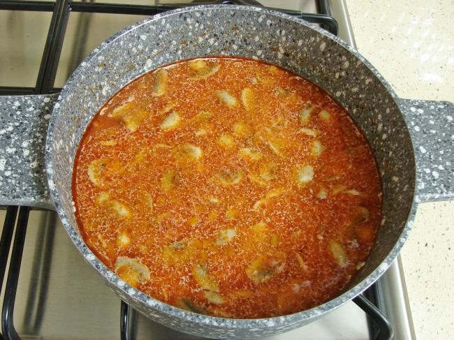 Salçalı Mantar Çorbası - Yapılışı (8/12) 