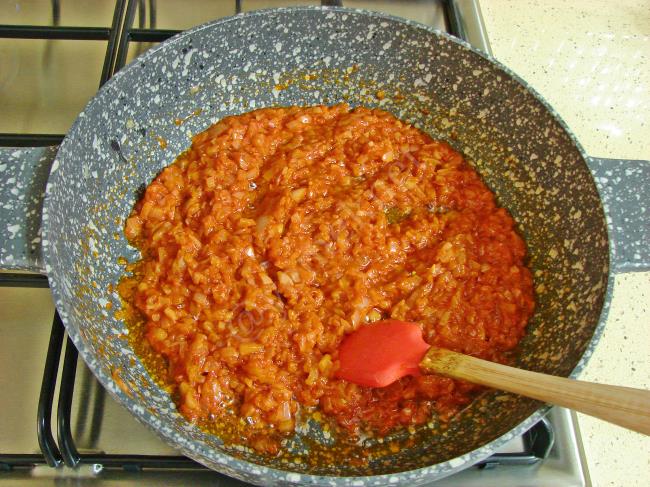 Salçalı Mercimekli Bulgur Pilavı - Yapılışı (5/12) 