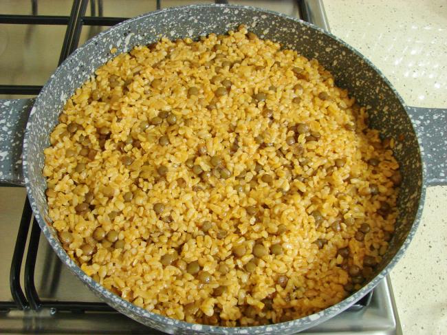 Salçalı Mercimekli Bulgur Pilavı - Yapılışı (9/12) 