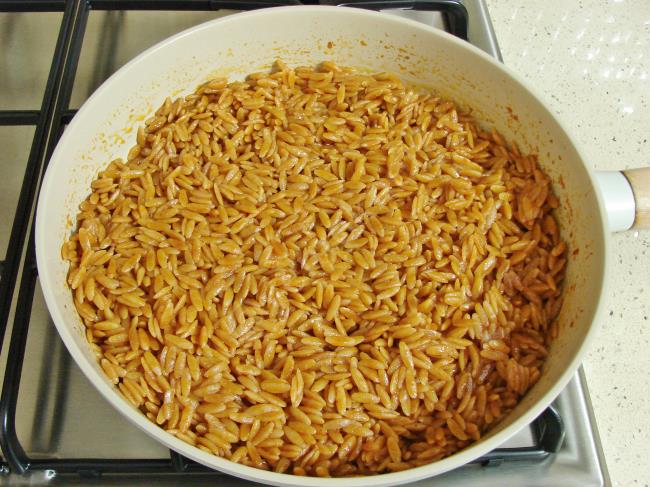 Salçalı Şehriye Pilavı - Yapılışı (8/12) 