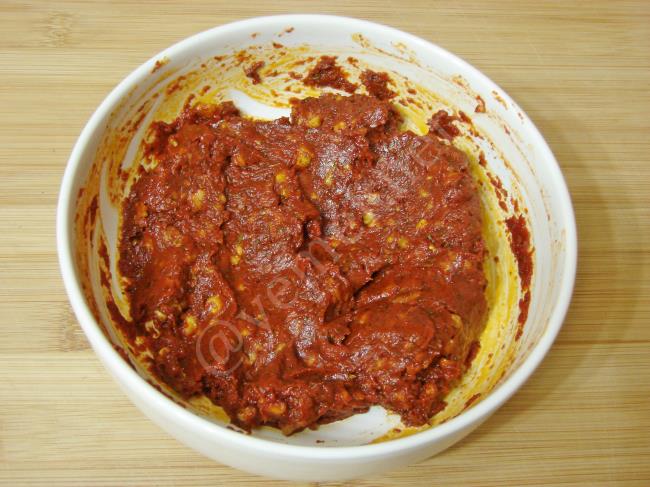 Acılı Cevizli Ezme - Yapılışı (6/8) 