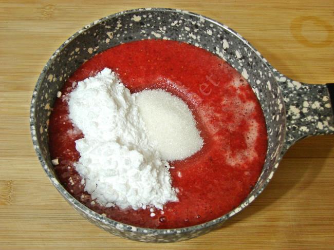 Çilek Sosu - Yapılışı (4/8) 