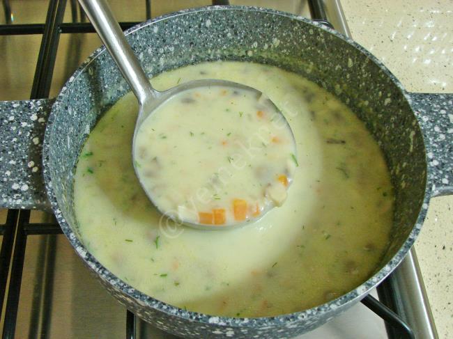 Havuçlu Mantar Çorbası - Yapılışı (12/16) 